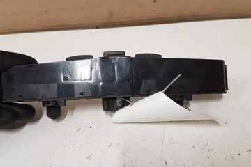 фото thumb №8, Кнопка аварійних opel zafira b a05 13100105 1.9l дизель 88kw 2007