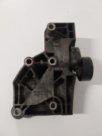 Кронштейн генератора 2.0 cdti opel insignia 55562863 Доставка, фото thumb