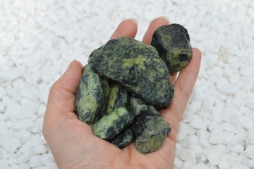 ГАЛЬКА ЗЕЛЕНАЯ GREEN&BLACK STONE GARDEN 2-4 см 25кг