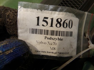 фото thumb №10, Volvo xc70 панель под лобовым стеклом