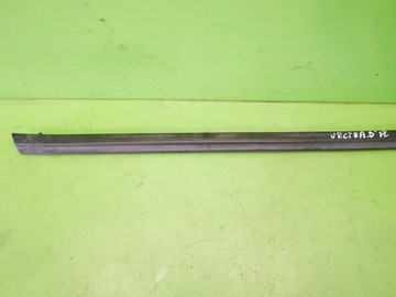 НАКЛАДКА ПЕРЕДНЕГО ОКНА СПРАВА OPEL VECTRA B FL 99-02