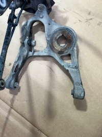 Купить Поворотный кулак левый задний , левая задняя, рычаг, ступица mercedes ml w164 6.3 amg, фото thumb