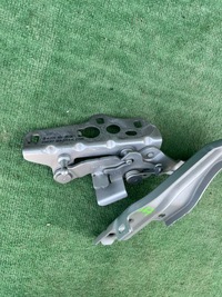 фото thumb №9, Петля правые левый капота mercedes c класс w206 2021- a2068803901 a2068803801