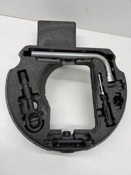 фото thumb №8, Audi a6 c7 наполнитель багажника бардачок na инструменты винт ушко ключ