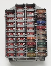 фото thumb №1, Коробка предохранителей volvo v70 ii 9162439