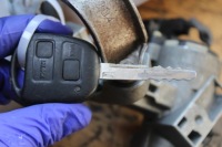 Бортовой компьютер двигателя замок зажигания ключ corolla e12 1.6 3zz 89661-13250 с Разборки, фото thumb