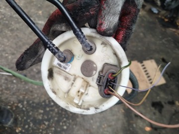 фото thumb №7, Помпа пального поплавок audi a4 b6 8e0919050d