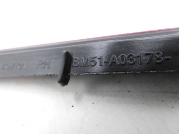 НАКЛАДКА ВЕТРОВОГО СТЕКЛА ПРАВАЯ FORD FOCUS Mk3 2011-18
