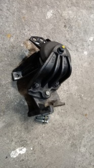 фото thumb №1, Подушка кронштейн двигателя чугунная tucson ii iii 1,6 t-gdi g4fj