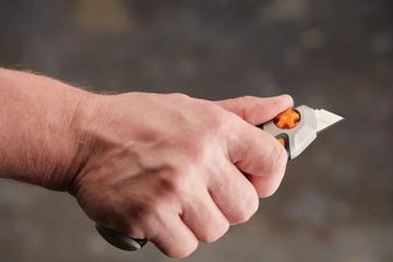 НОЖ С ВЫДВИЖНЫМ ЛЕЗВИЕМ 18MM 165MM CARBONMAX HARDWARE