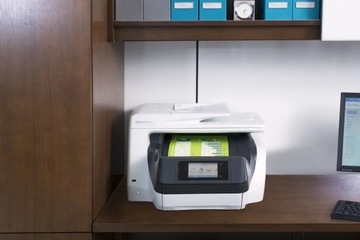Многофункциональный струйный принтер HP OfficeJet Pro 8730 (цветной).
