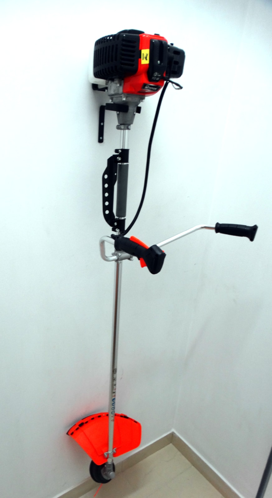 WIESZAK UCHWYT DO ŚCIAN KOSA PODKASZARKA SPALINOWA