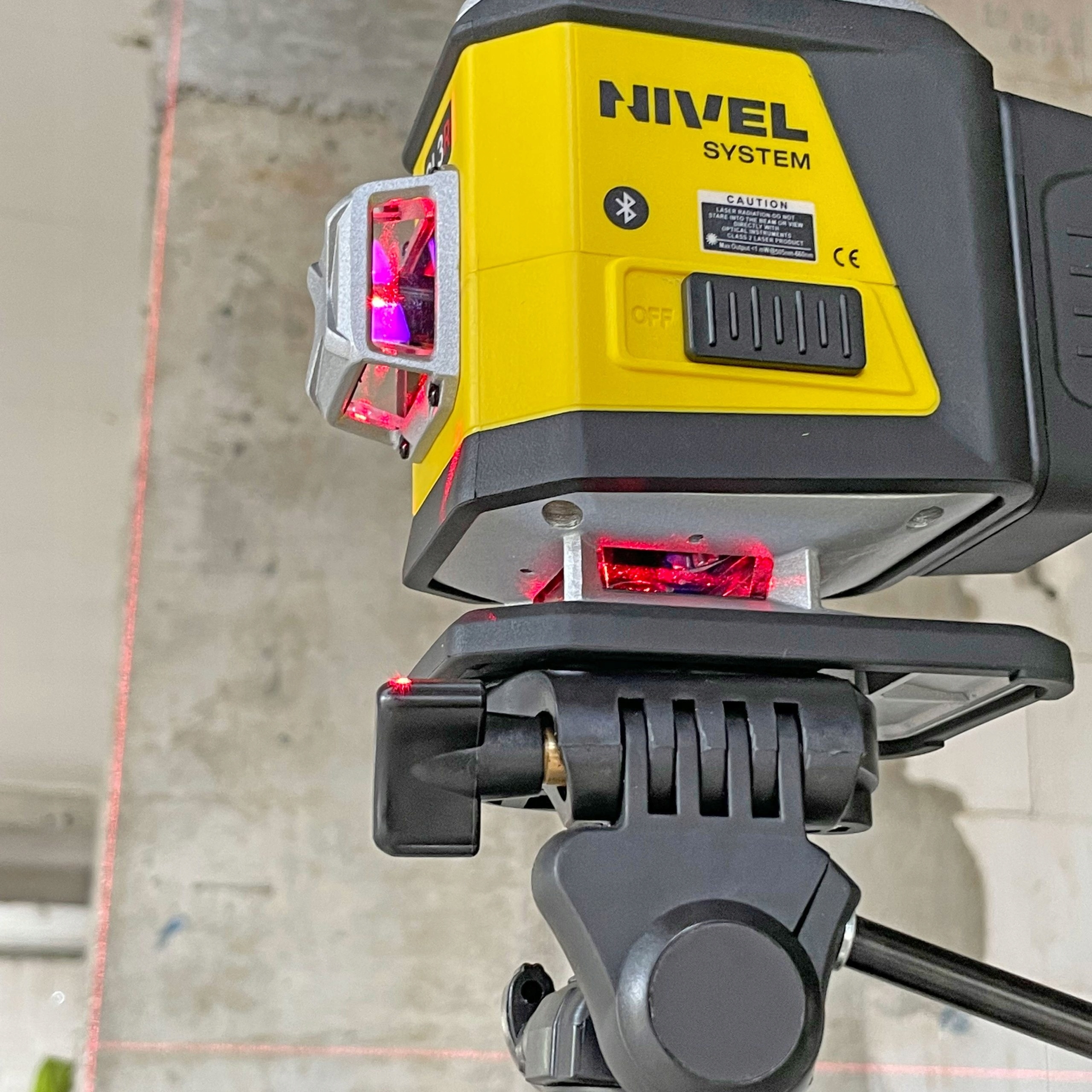 NIVEL SYSTEM LASER KRZYŻOWY 3D CZERWONY CL3R WALIZKA +STATYW SJJM1EX CLS4