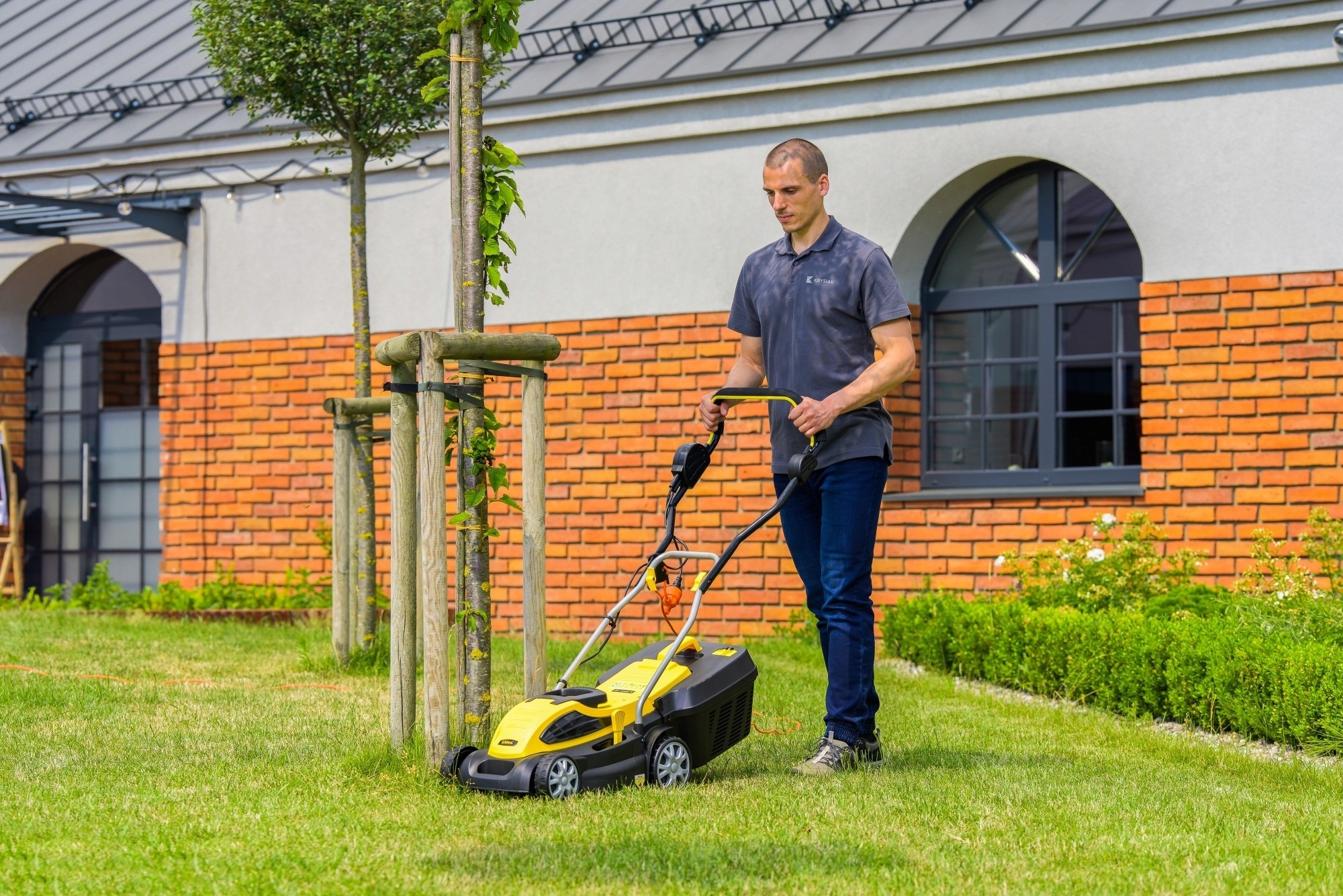 LIDER KOSIARKA ELEKTRYCZNA DO TRAWY 1400W 34cm 35L KC1400A Z KOSZEM