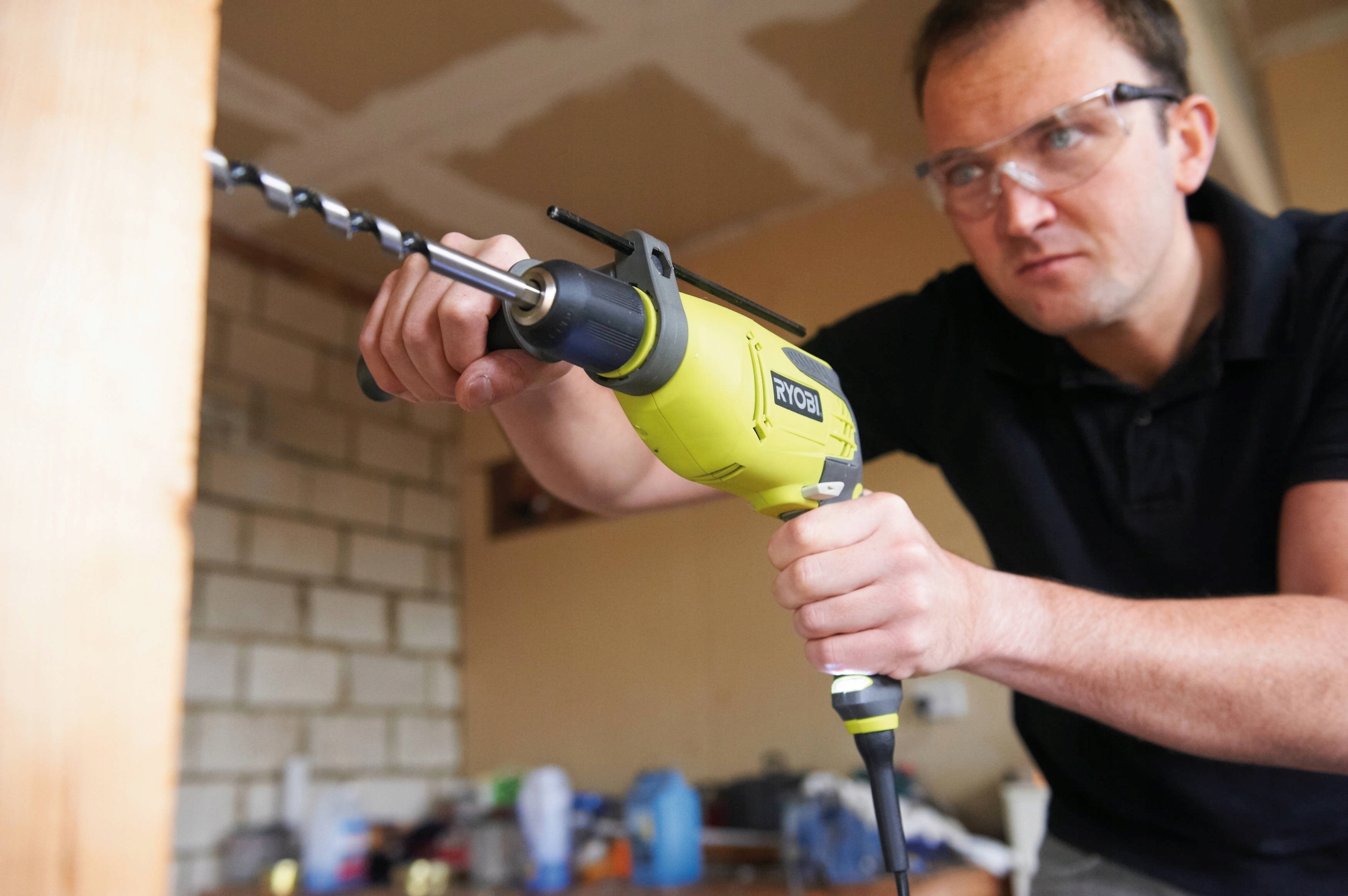 RYOBI WIERTARKA UDAROWA RPD680-K 680W 13mm