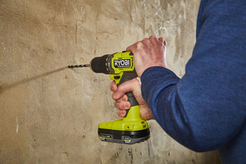 RYOBI WIERTARKO-WKRĘTARKA UDAROWA +AKUMULATORY 4AH 2AH RPD18BL1-2C42S