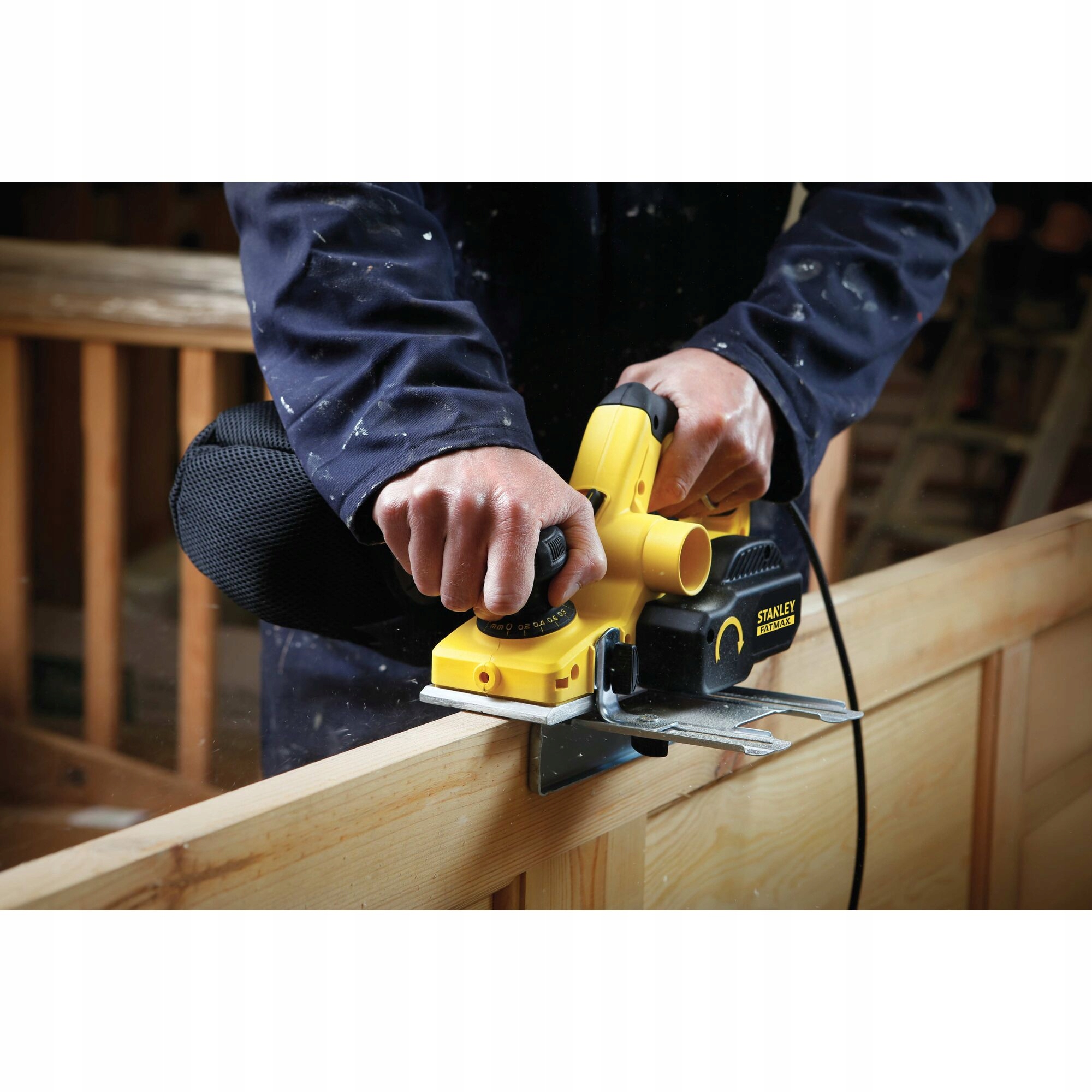 STANLEY STRUG HEBEL elektryczny 750W 82mm FME630K