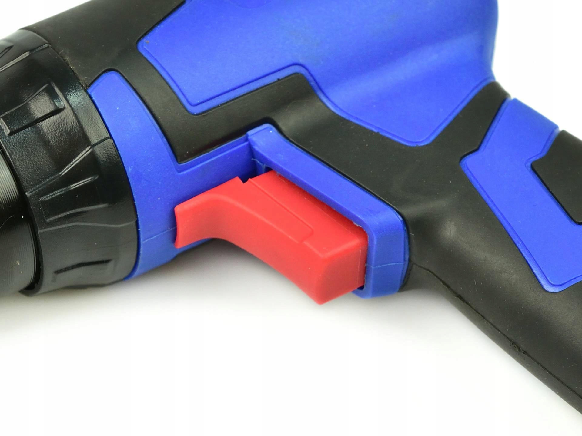 GEKO ZESTAW MŁOTEK UDAROWY BLACHARSKI PNEUMATYCZNY 4 DŁUTA G03147