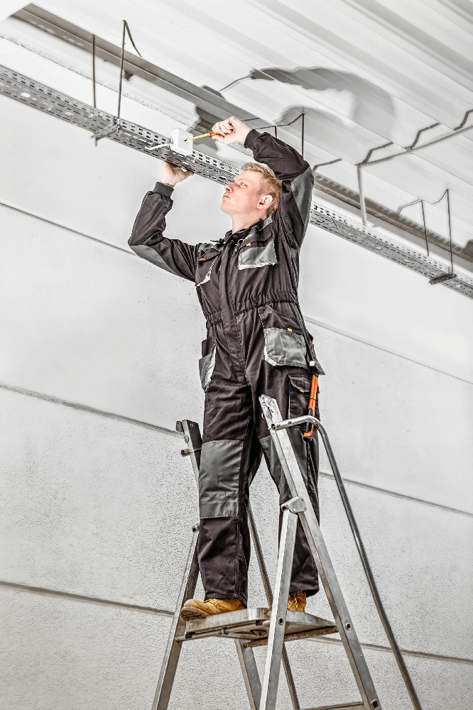 NEO UNIWERSALNY WZMACNIANY KOMBINEZON ROBOCZY ROZM L/52 81-250-L