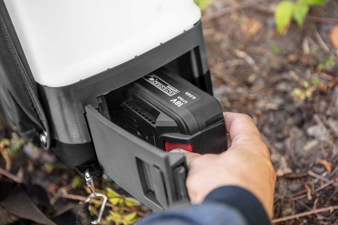 GRAPHITE OPRYSKIWACZ PLECAKOWY AKUMULATOROWY ELEKTRYCZNY 15L 18V+DYSZE 6Ah