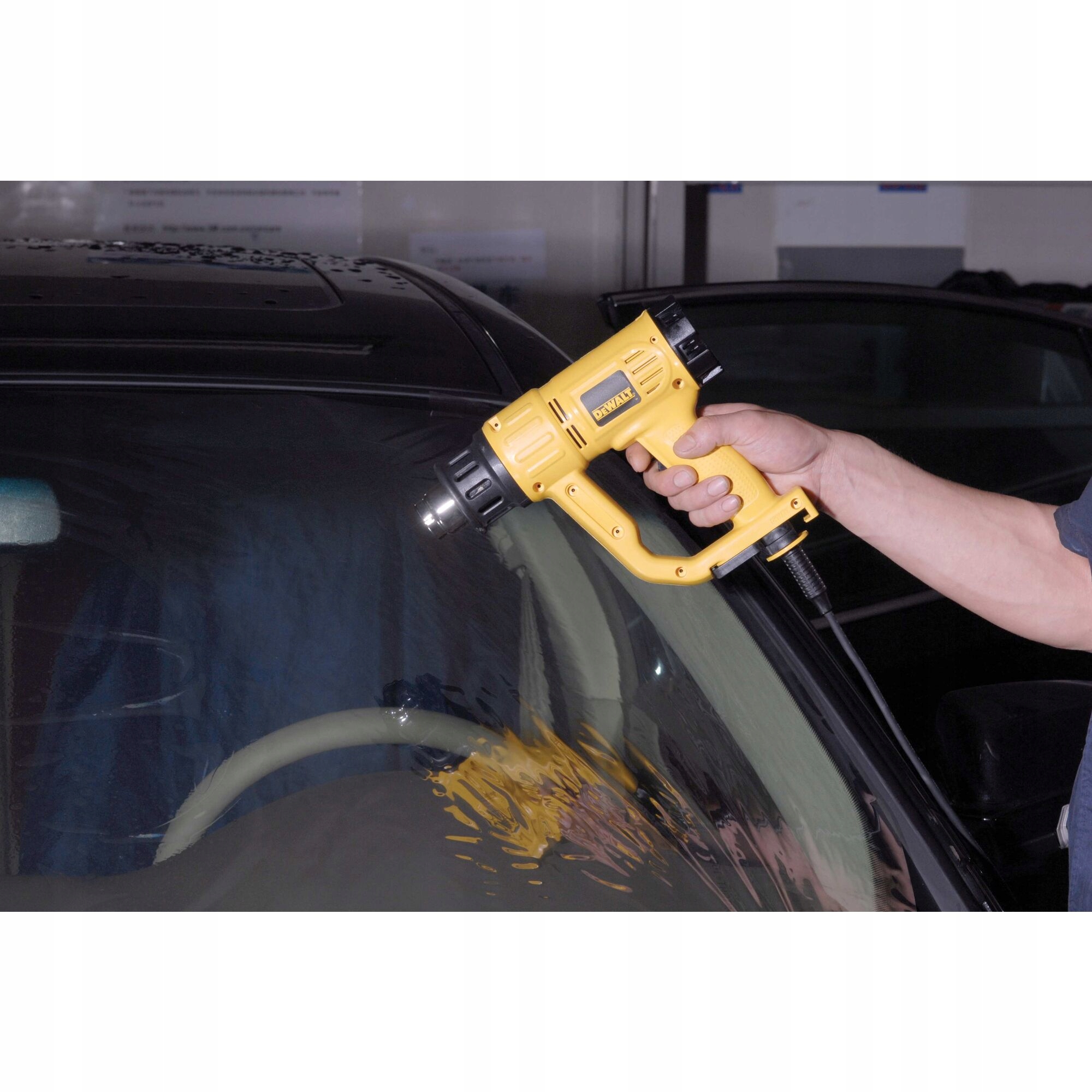 DeWalt OPALARKA Z KOŃCÓWKAMI 600°C D26411 1800W