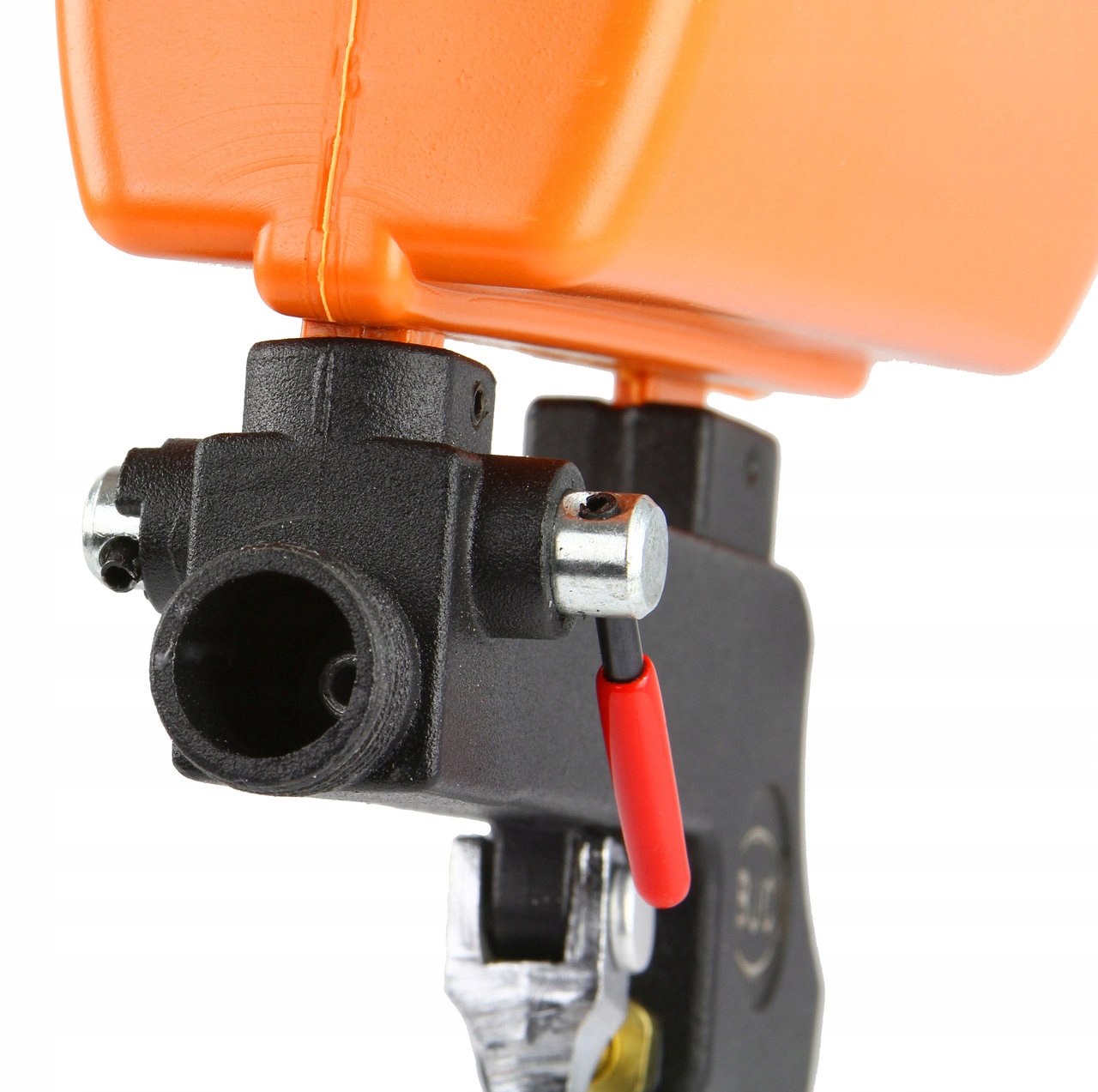 PISTOLET DO PIASKOWANIA ZE ZBIORNIKIEM PIASKARKA DYSZE 6MM BJC M03055