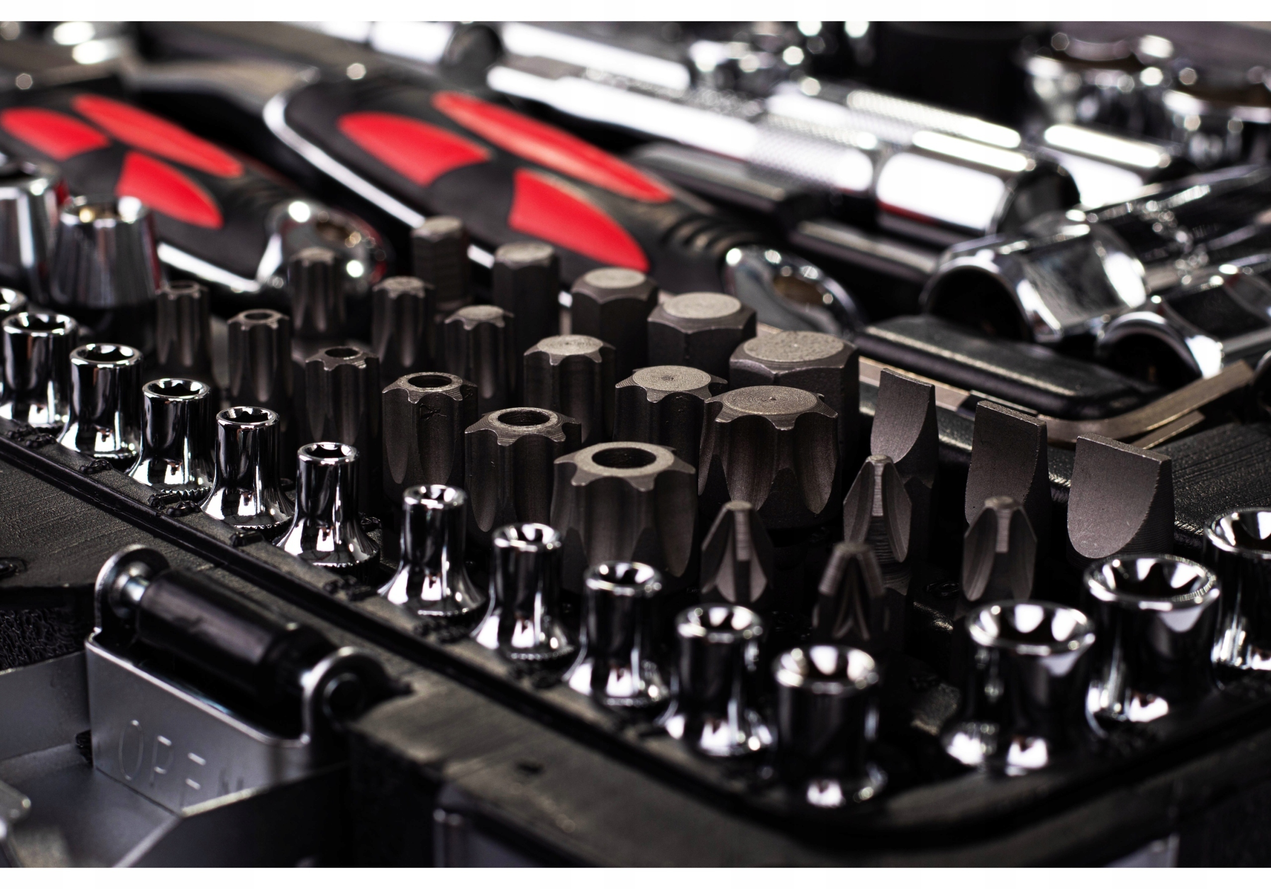 ZESTAW KLUCZY NASADOWYCH 94SZT NASADOWE SCHMITH