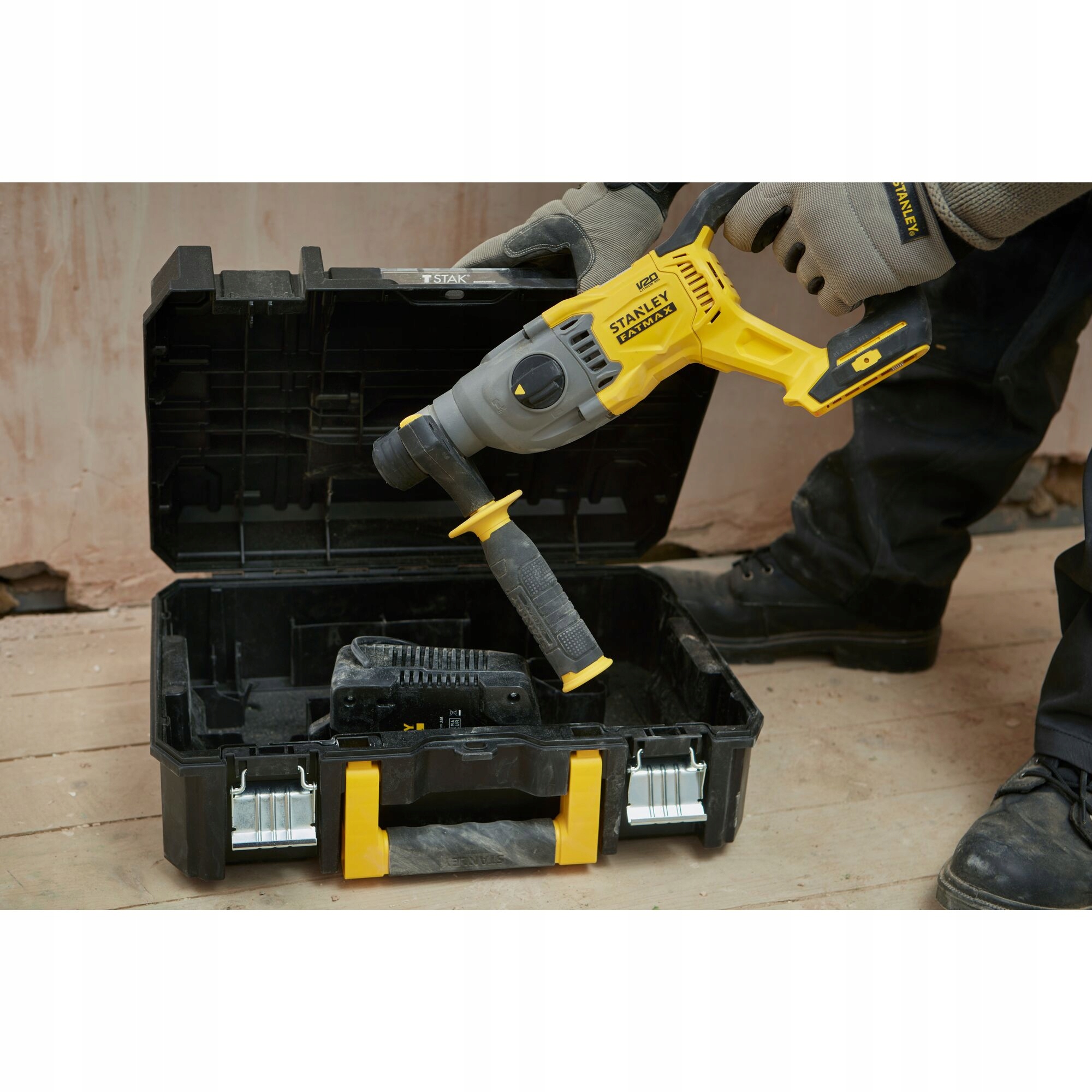 STANLEY BEZSZCZOT MŁOTOWIERTARKA UDAROWA SDS+ 18V V20 2x 4Ah WALIZKA FATMAX