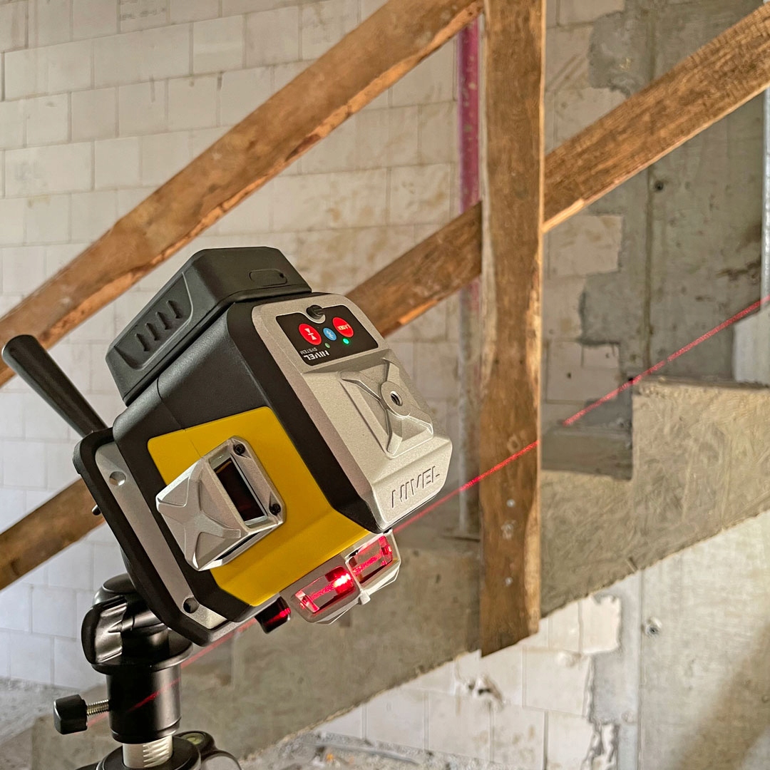 NIVEL SYSTEM LASER KRZYŻOWY 3D CZERWONY CL3R WALIZKA +STATYW SJJM1EX CLS4