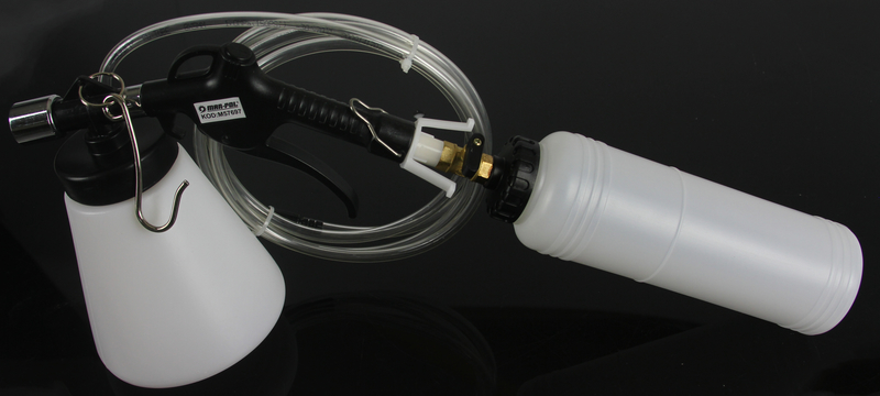 ZESTAW DO ODPOWIETRZANIA WYMIANY PŁYNU HAMULCOWEGO WYSYSARKA PŁYNU M57697