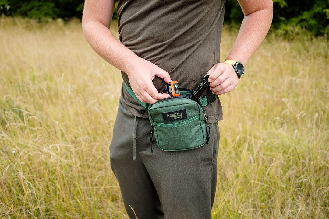 NEO SASZETKA BIODROWA TURYSTYCZNA TREKINGOWA Z PRZEGRÓDKAMI ZIELONA 84-327