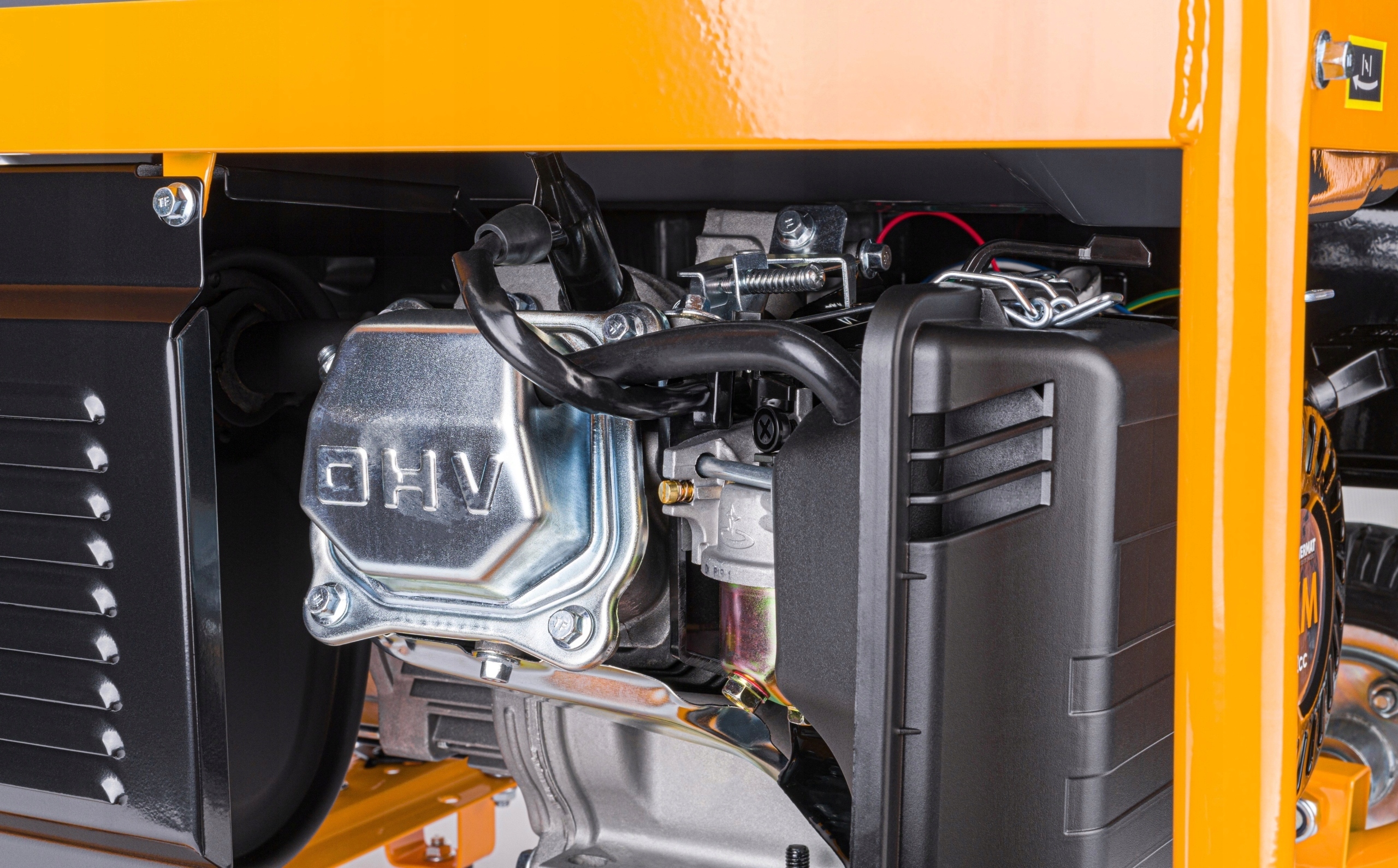AGREGAT PRĄDOTWÓRCZY SPALINOWY 4-SUW 3000W AVR ROZRUCH AGR-3000M2KE +2x0,6L