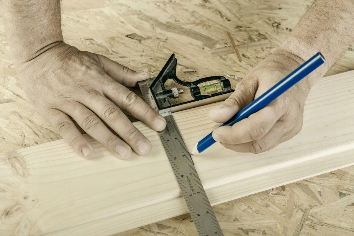 HOGERT KĄTOWNIK STOLARSKI Z POZIOMICĄ 300MM HT4M217