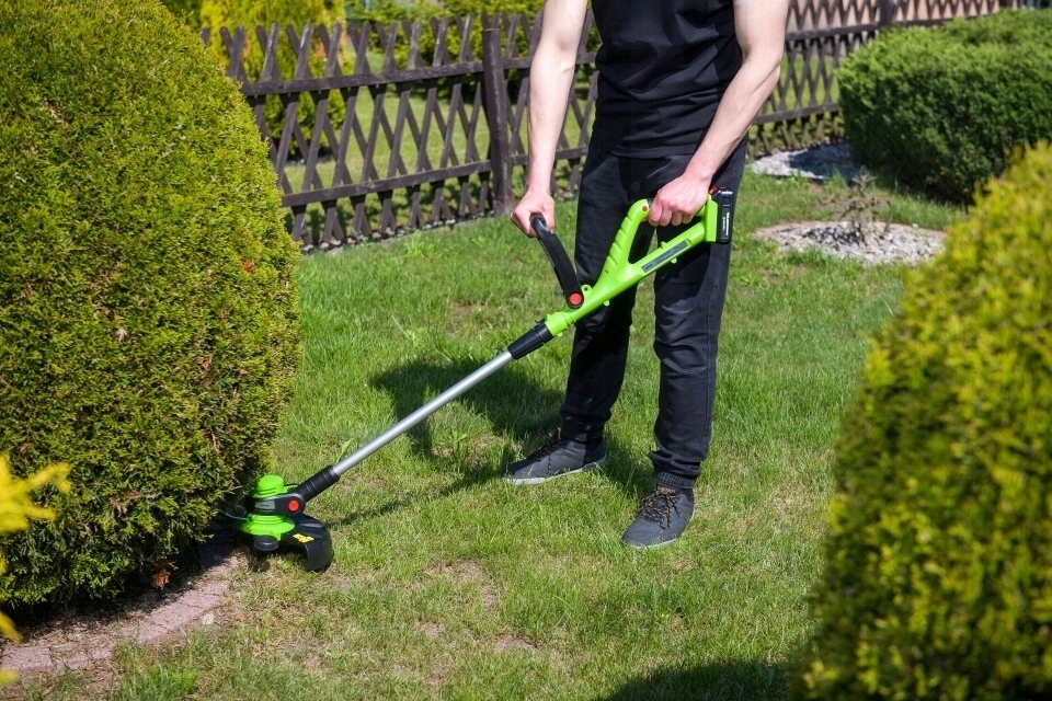 APK2521 KOSA PODKASZARKA AKUMULATOROWA WYKASZARKA DO TRAWY 20V 4GARDEN