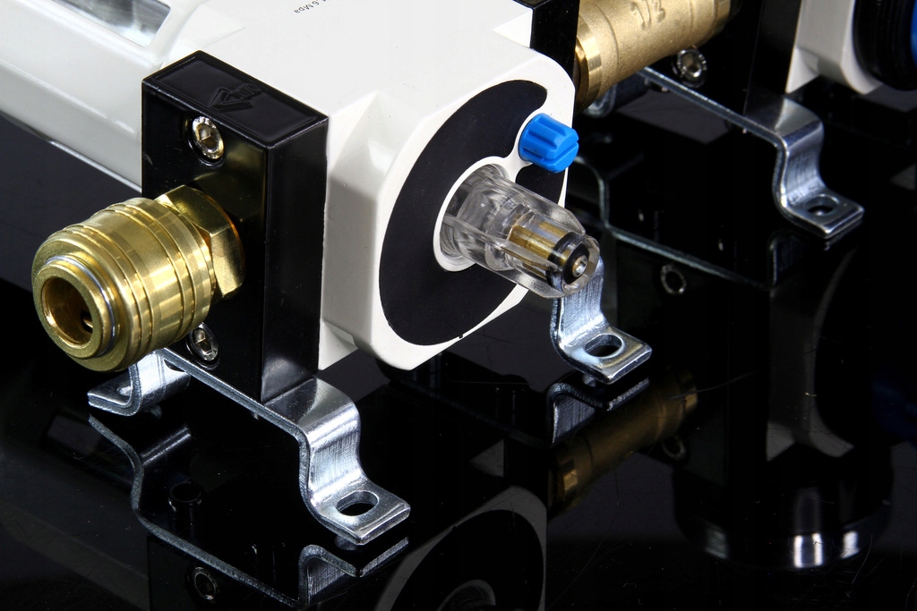 ODWADNIACZ Z REGULATOREM + NAOLEJACZ 1/2" BJC M80645