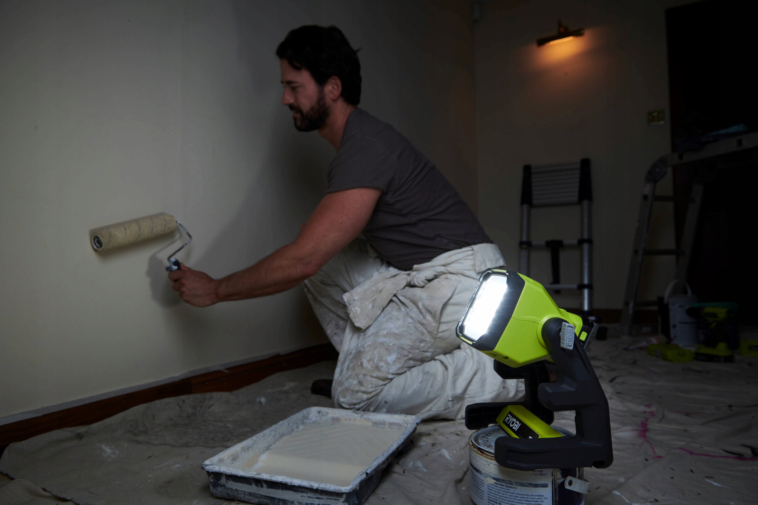 RYOBI RLFD18 LAMPA WARSZTATOWA 18V PRZENOŚNA + 4Ah