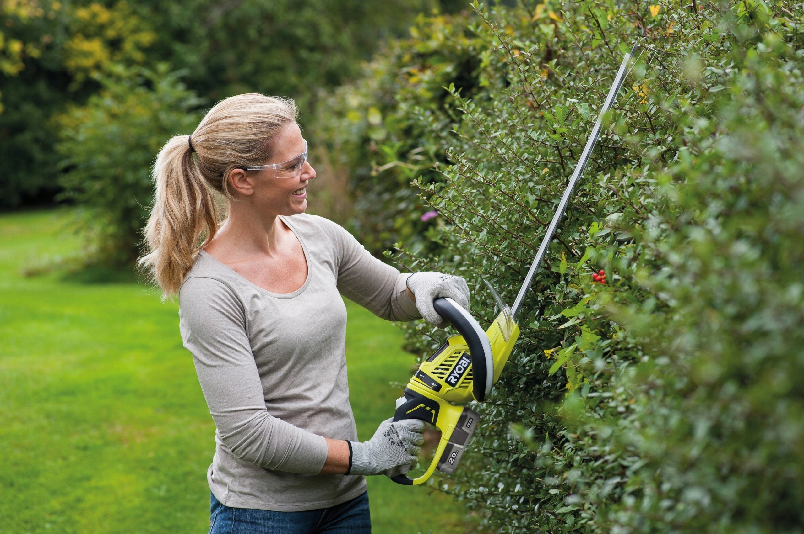 NOŻYCE ŻYWOPŁOTU AKUMULATOROWY RYOBI RHT1851R20F