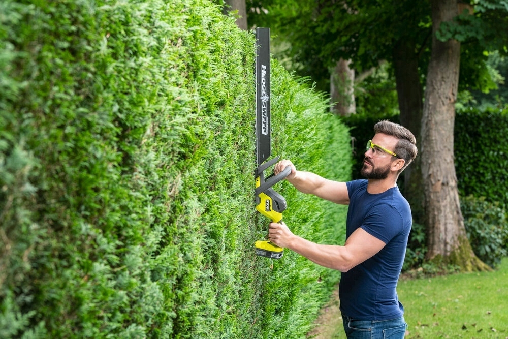 NOŻYCE ŻYWOPŁOTU PIŁA PILARKA RYOBI RY18HT55A +4Ah