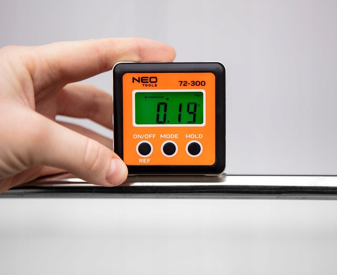NEO TOOLS CYFROWY MIERNIK KĄTA KĄTOMIERZ LCD POZIOMICA Z MAGNESEM 72-300