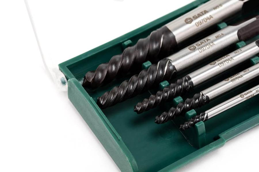 SATA ZESTAW WYKRĘTAKÓW WYKRĘTAKI DO ZERWANYCH ŚRUB 3,3-11,2MM ST09704ASJ