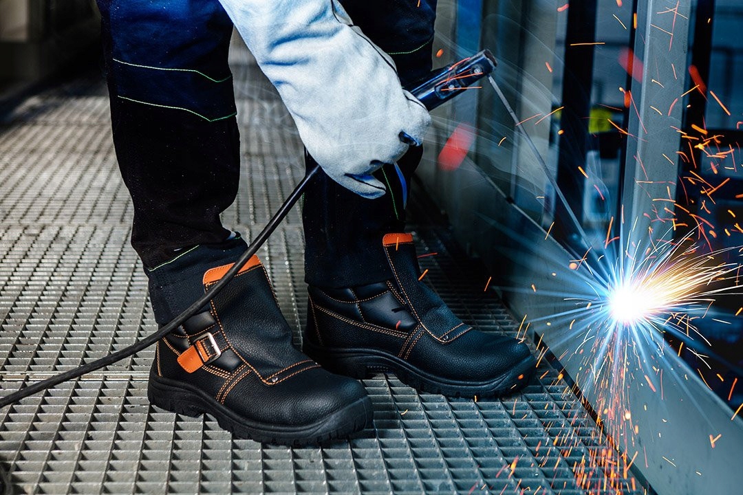 NEO TRZEWIKI SPAWALNICZE S1P SRC SKÓRZANE R. 39