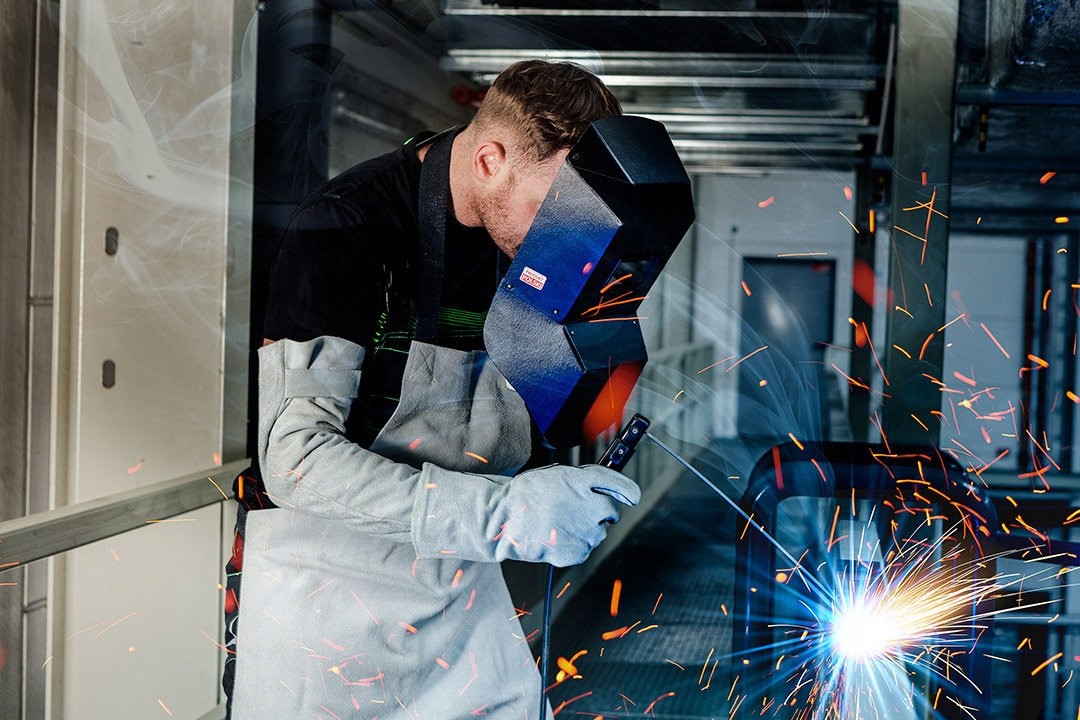 NEO TOOLS FARTUCH OCHRONNY SPAWALNICZY TRUDNOPALNY SKÓRZANY 60x90CM 81-891