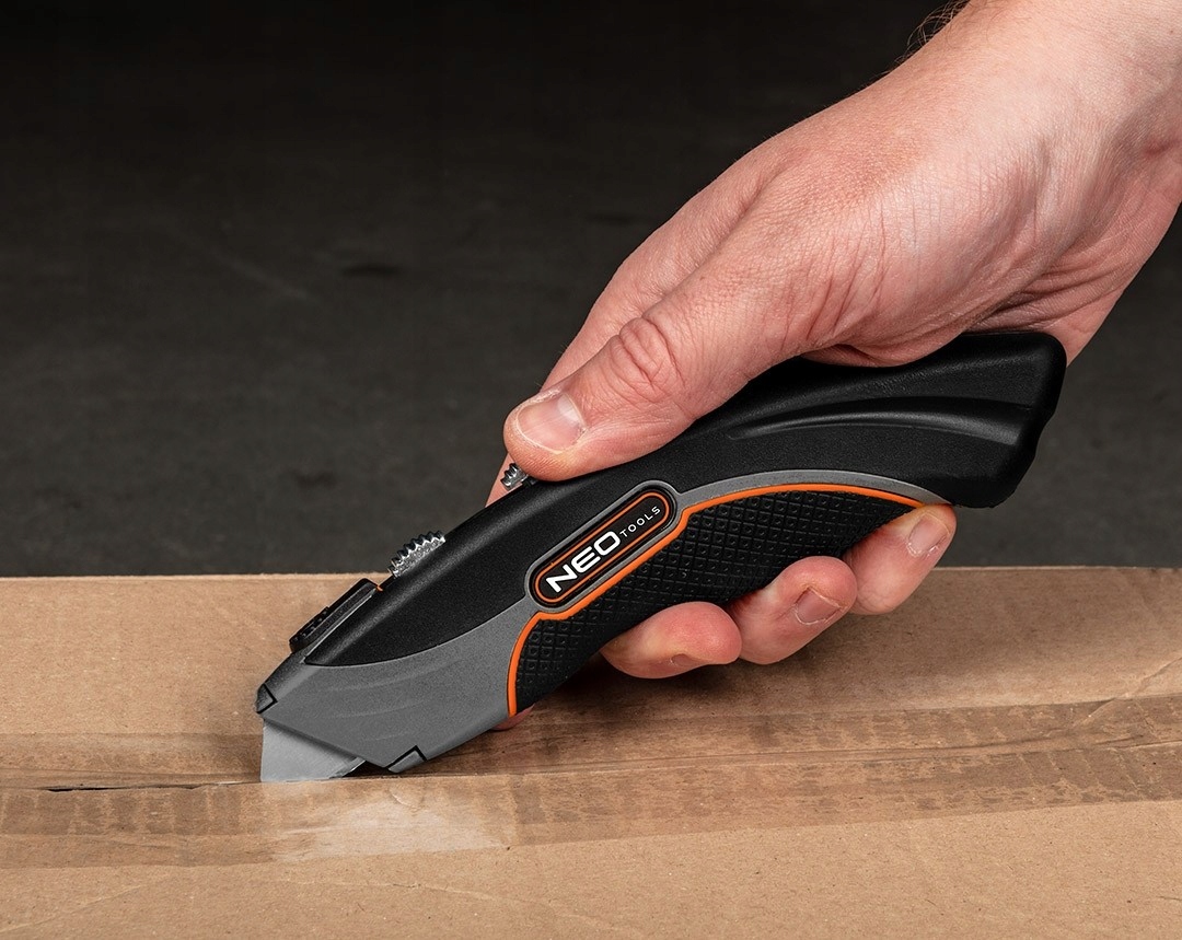 NEO NÓŻ Z OSTRZEM TRAPEZOWYM I HAKOWYM, METALOWY