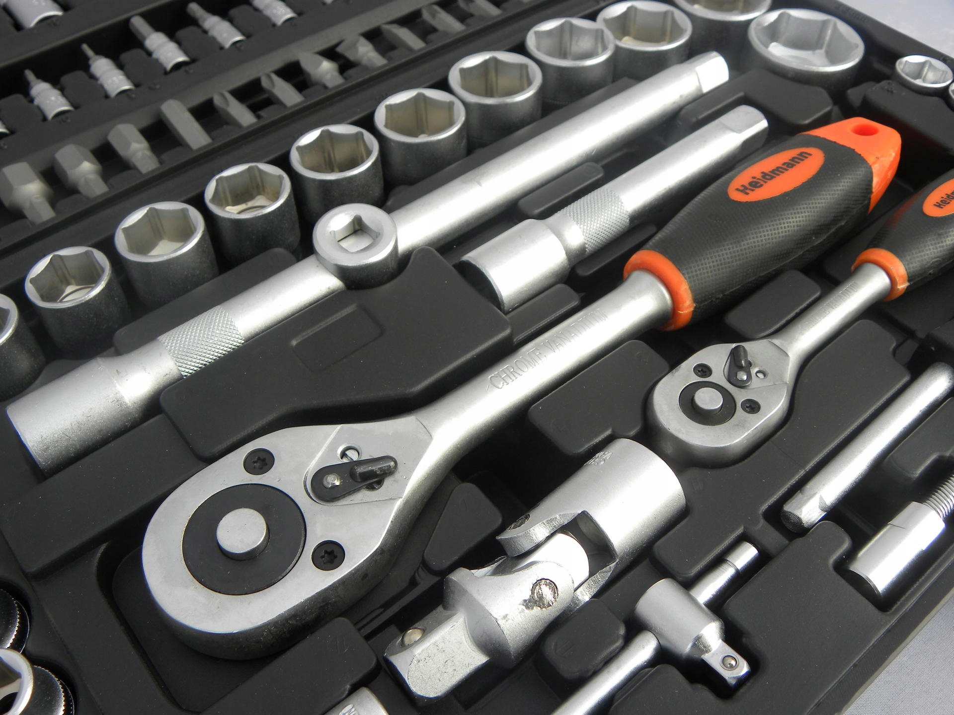 ZESTAW KLUCZY NASADOWYCH 94SZT KLUCZE NASADOWE