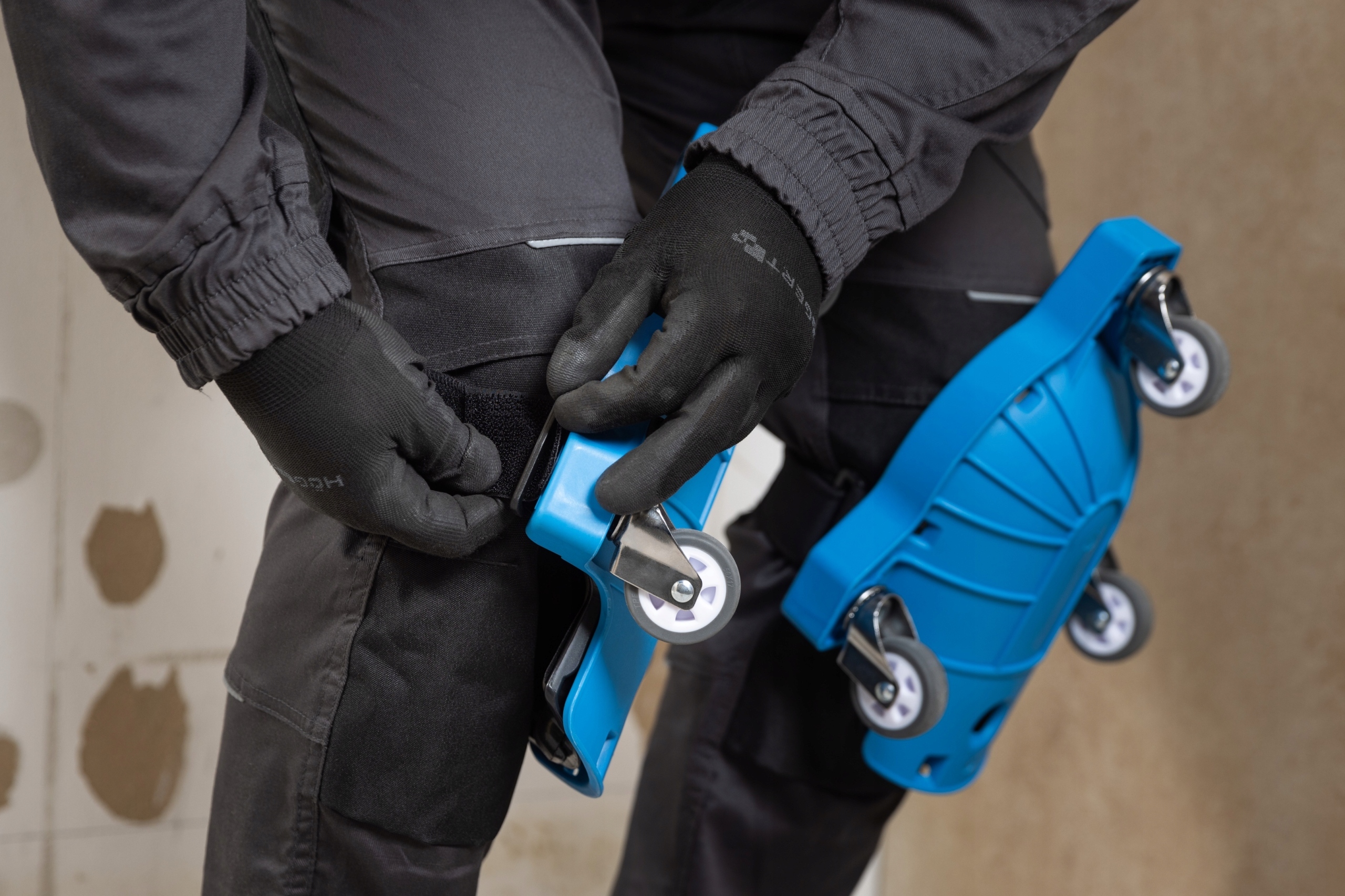 HOGERT OCHRONIACZE NA KOLONA Z KÓŁKAMI KLĘCZNIK WÓZEK GLAZURNICZY HT3B354