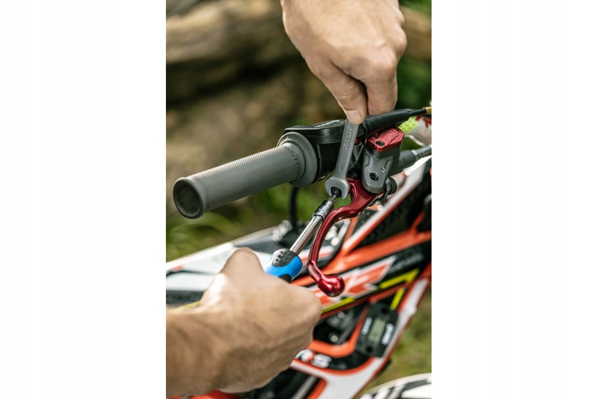HOGERT POKRĘTŁO DO NASADEK 1/4” 150MM HT1S203