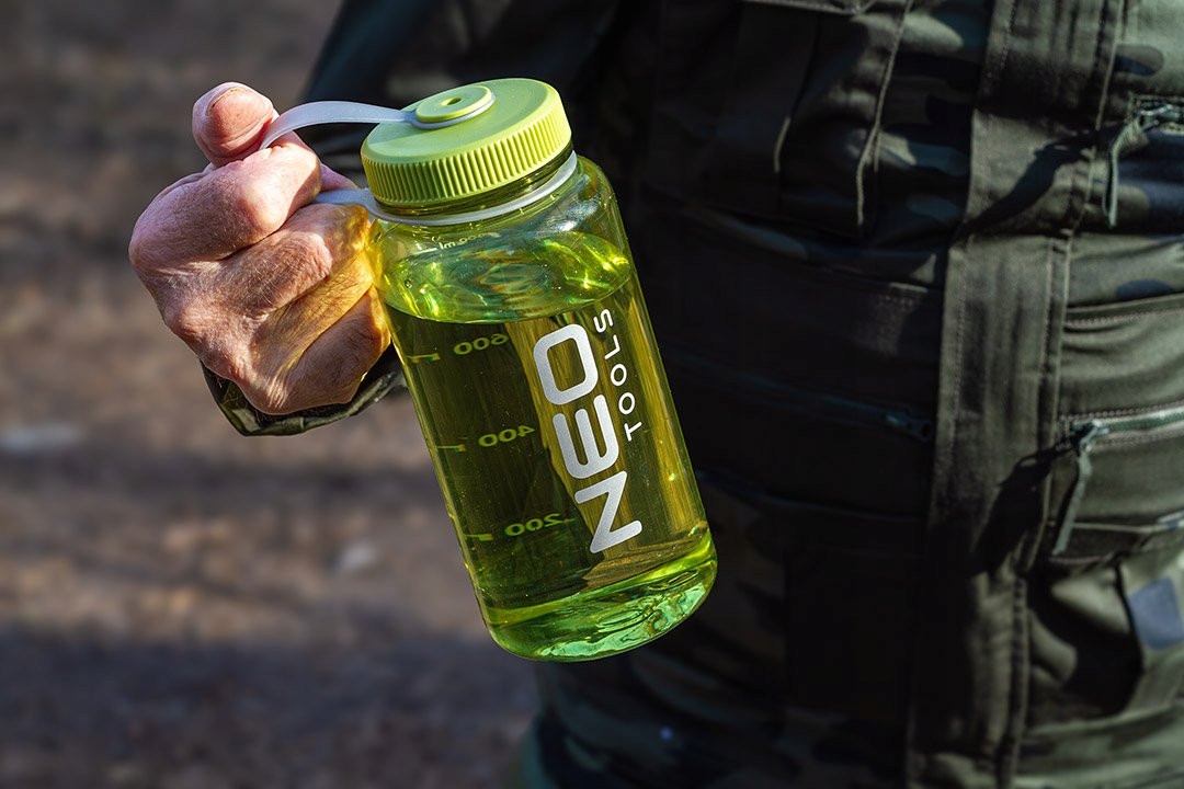 NEO TOOLS BUTELKA NA WODĘ 800 ML TRITAN BPA FREE PODZIAŁKA W ML 63-167