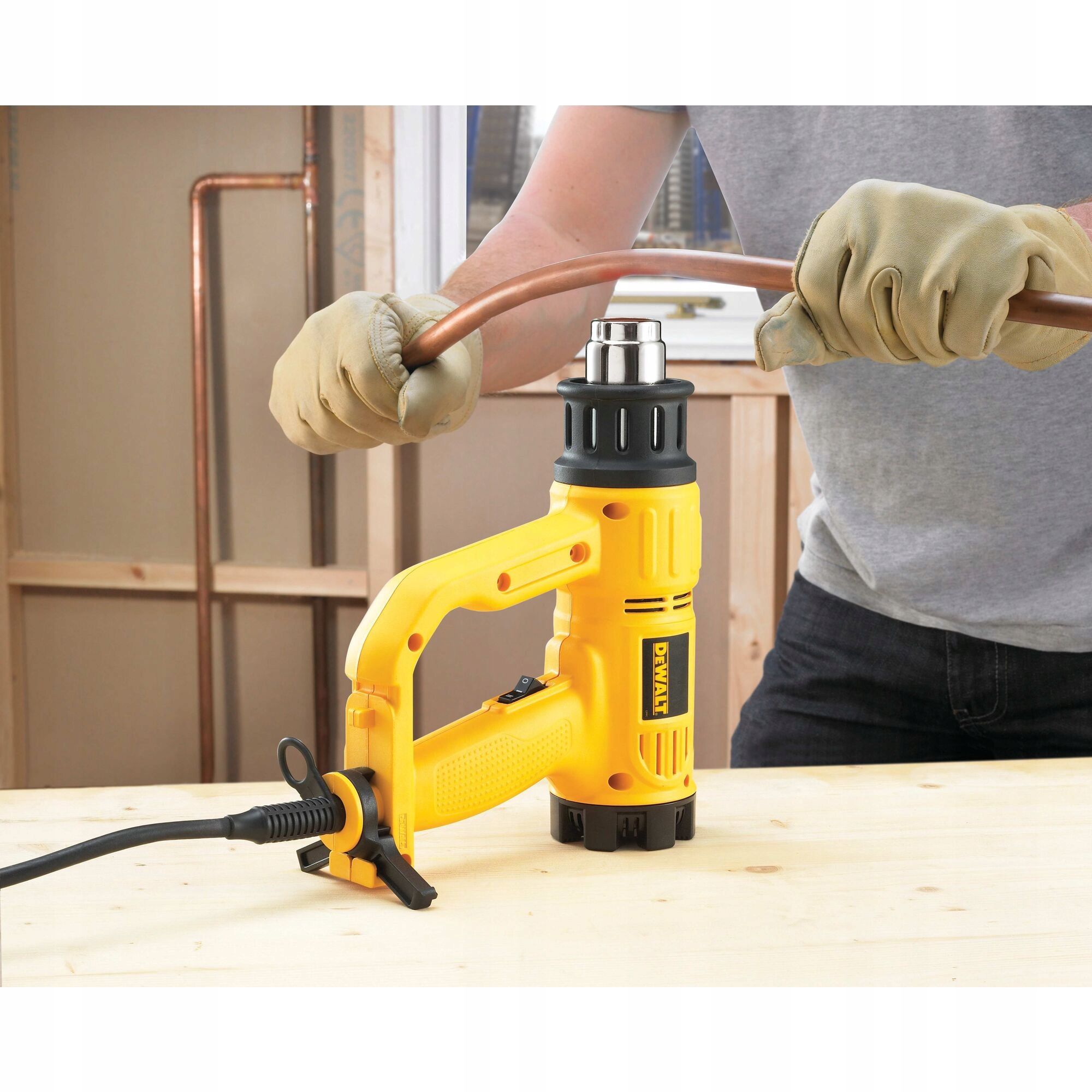 DeWalt OPALARKA Z KOŃCÓWKAMI 600°C D26411 1800W
