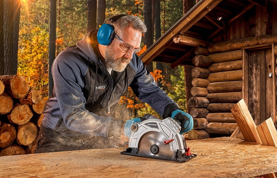 GRAPHITE PIŁA PILARKA TARCZOWA ELEKTRYCZNA KRAJZEGA 58G493 1800W 210MM