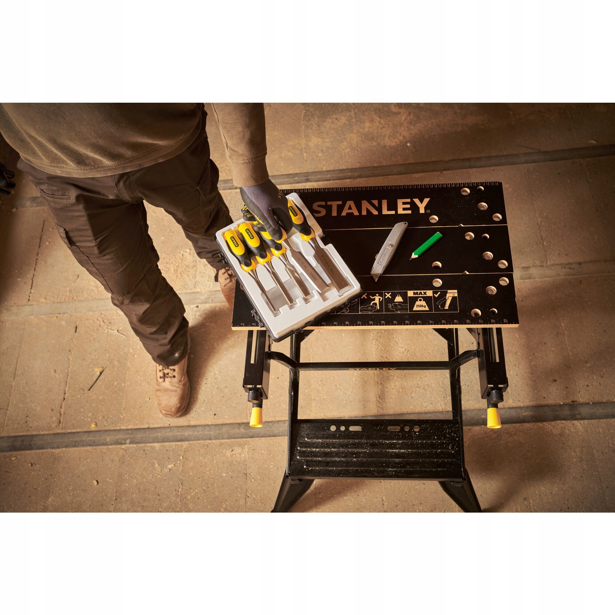 STANLEY 83-400 STÓŁ WARSZTATOWY SKŁADANY 2W1 250KG